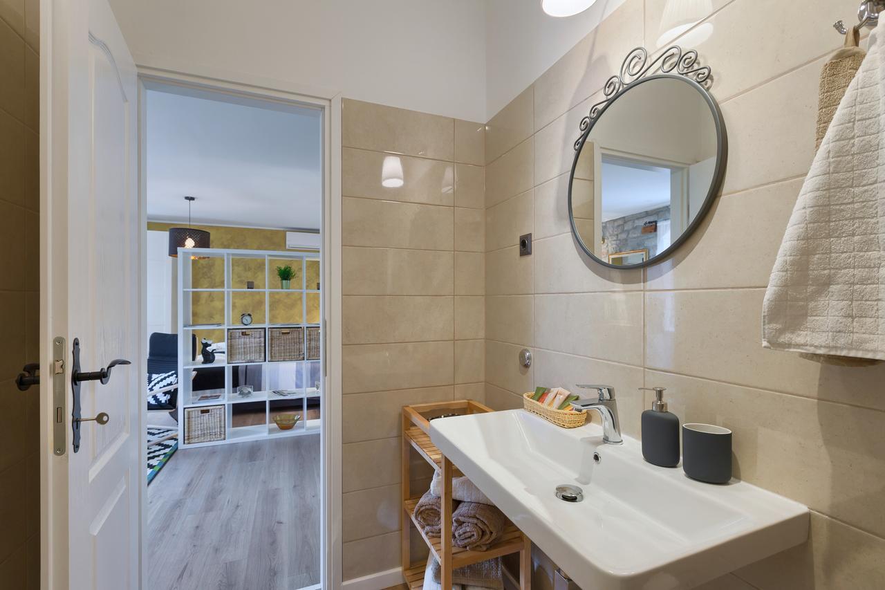 Luxury Apartment Fabris روفينج المظهر الخارجي الصورة