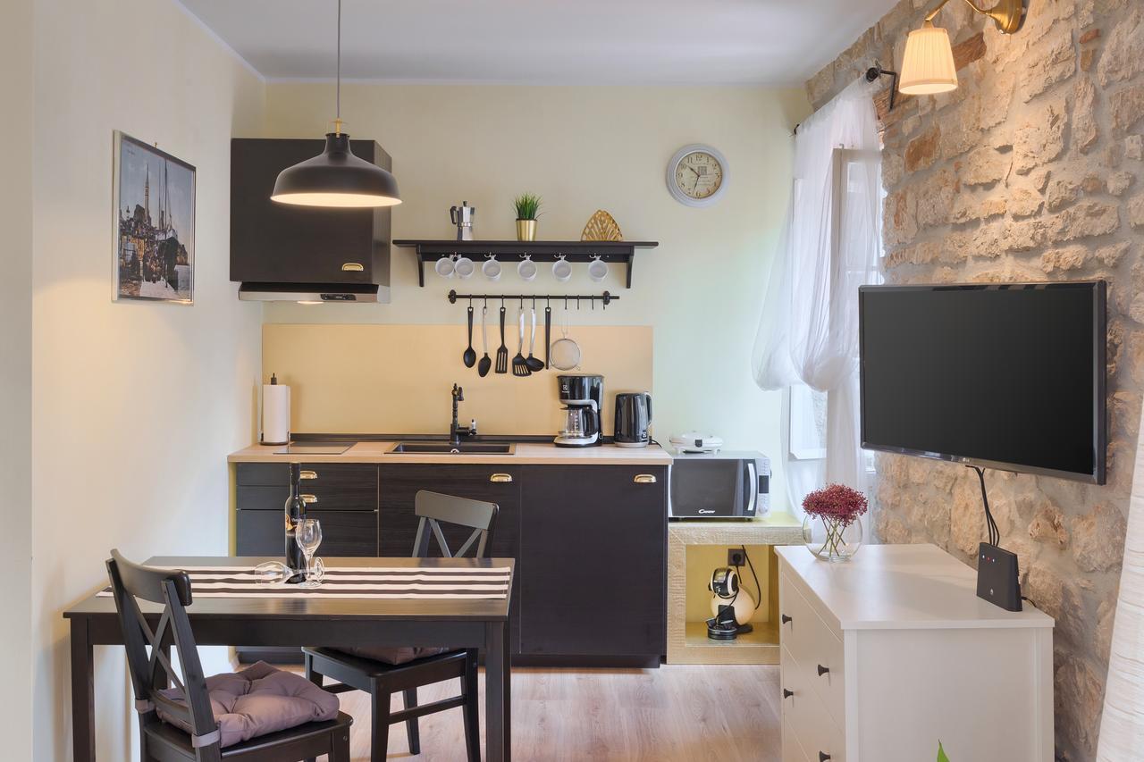 Luxury Apartment Fabris روفينج المظهر الخارجي الصورة