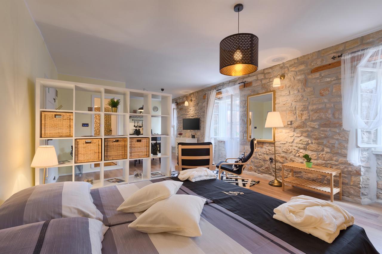 Luxury Apartment Fabris روفينج المظهر الخارجي الصورة